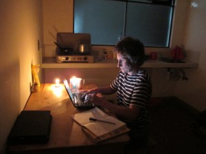 feeding Facebook from the Sucre / Bolivia hostel room